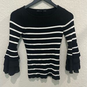 White House Black market crop top sweater size XS